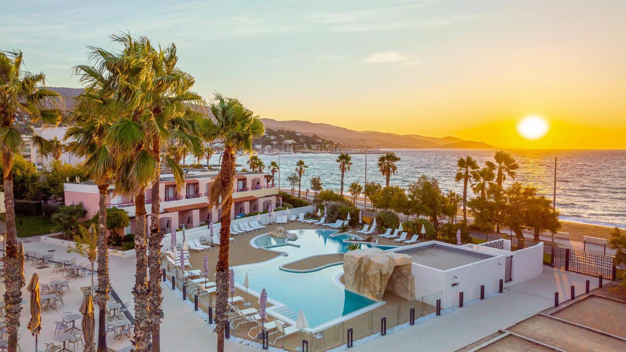 Kaliope Hotel & Residence By Oustal Del Mar Le Lavandou Bagian luar foto